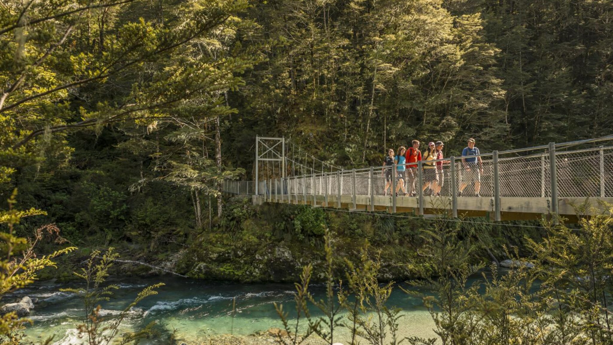 dfscom_queenstown_stories_local_202212_queenstown-neighbourhood_play_hike.png