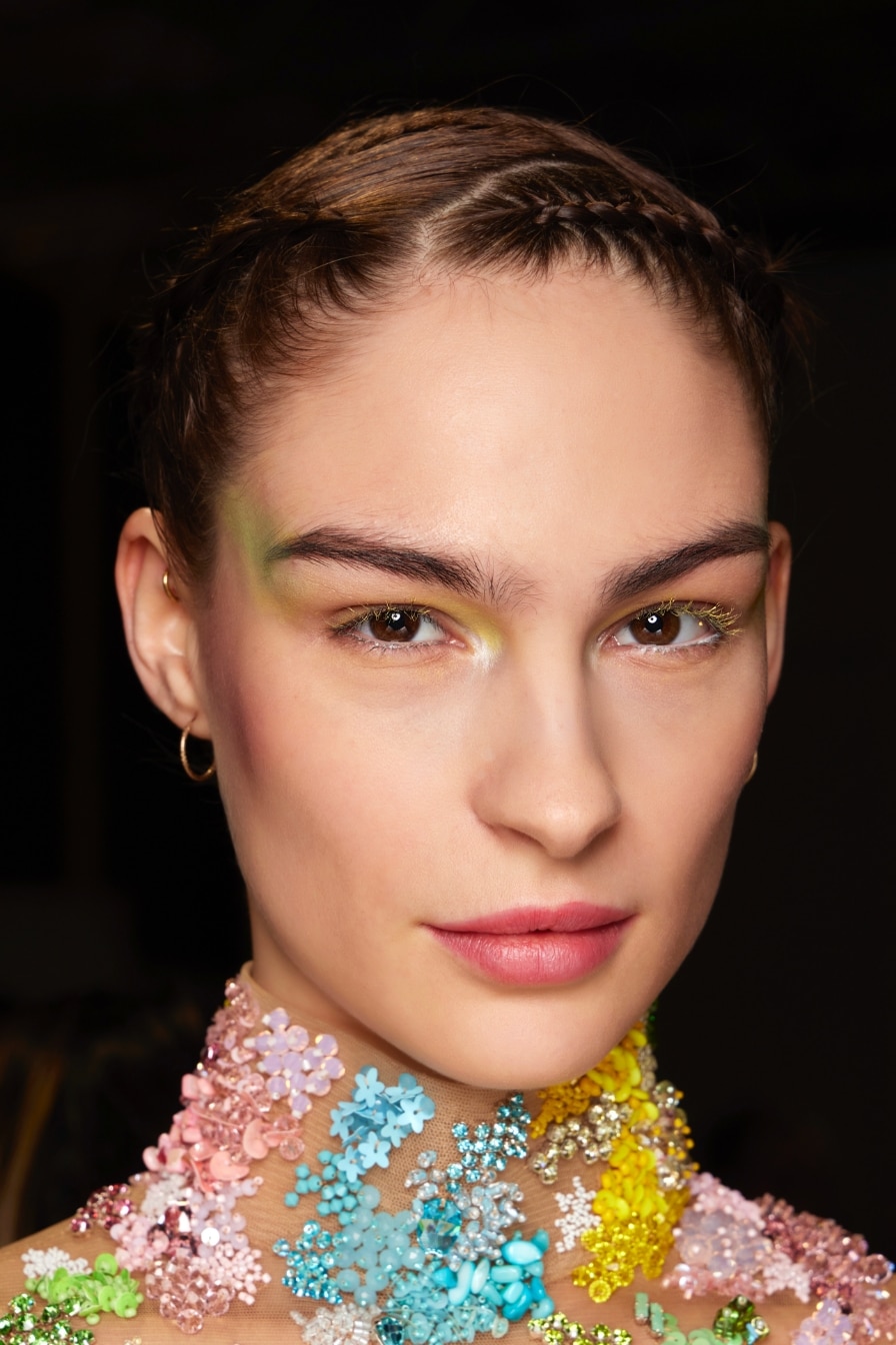 dfscom_stories_global_202205_May_4-Trending-Hairstyles-To-Try-This-Summer_Mini-Braids.jpg
